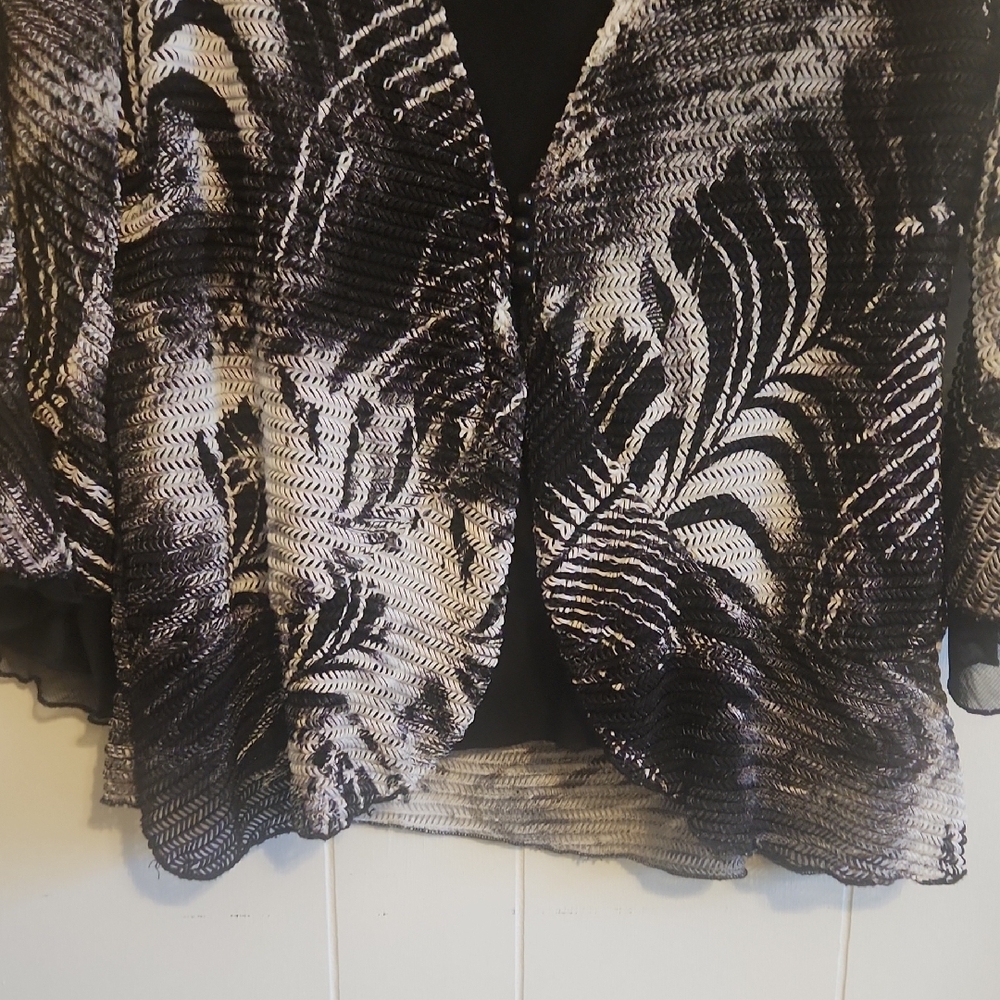Elegant Black and Silver Patterned Blouse Sz Xl - Picture 5 of 10
